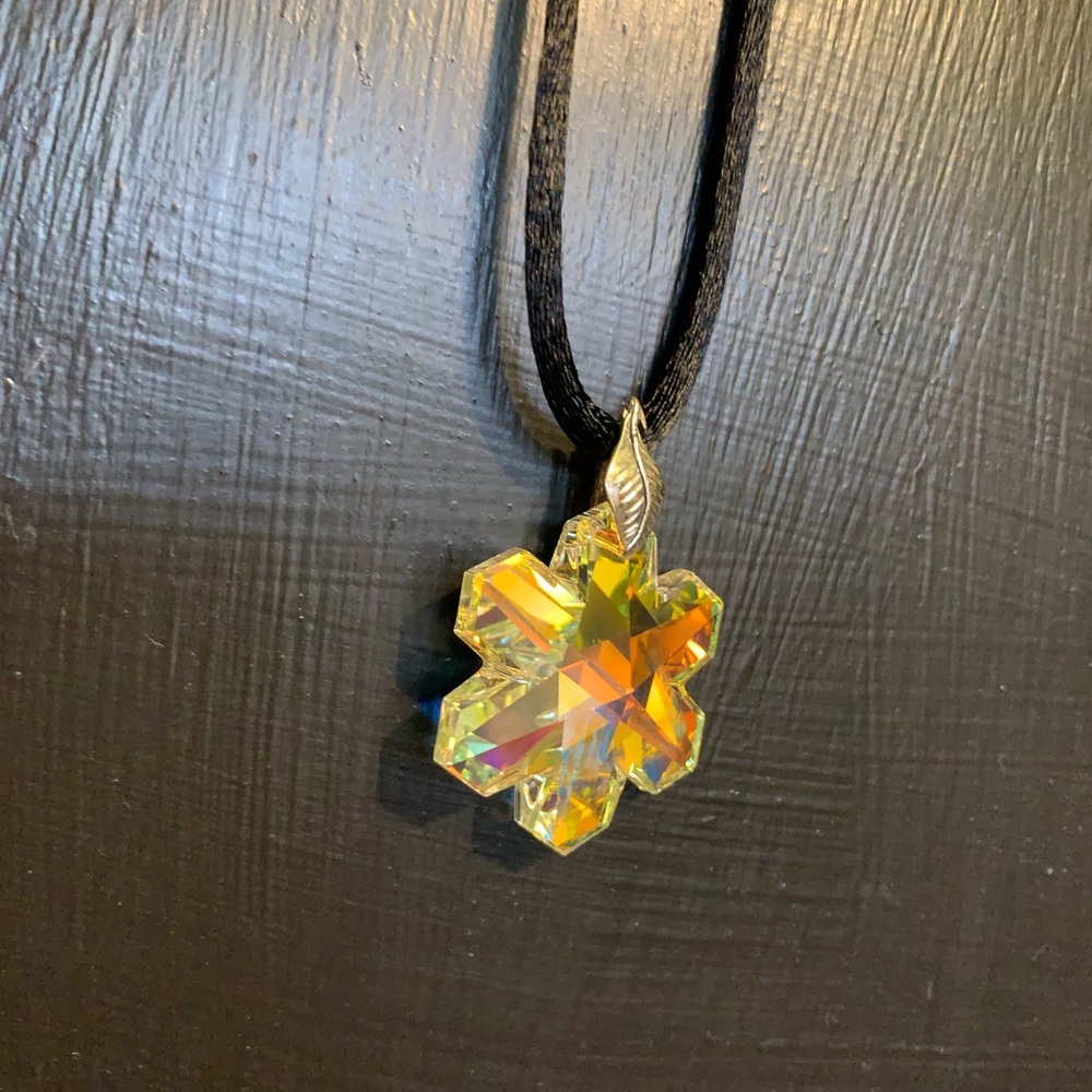 Necklace and earring set